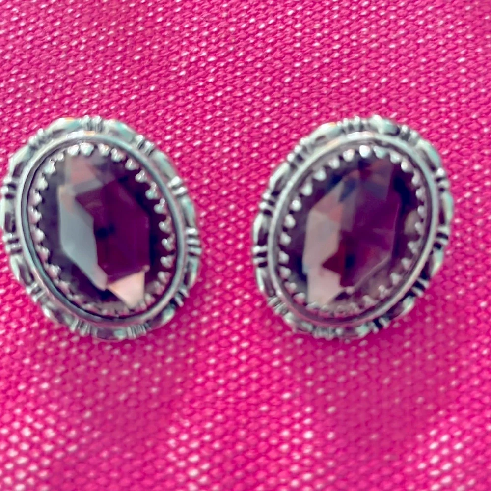 Beautiful vintage glass clip on earrings by whiting and Davis